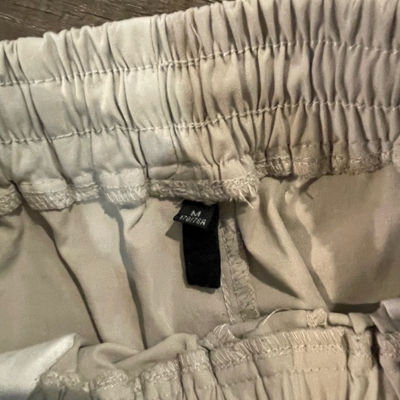 ZAFUL men’s tan cargo shorts with drawstring waist - Picture 3 of 3